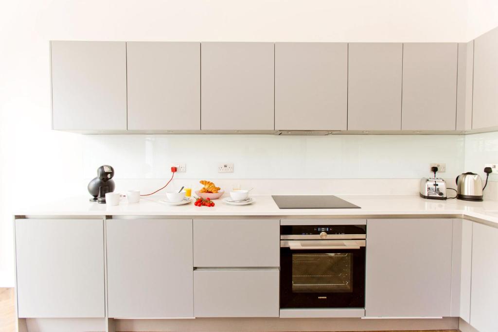 Flat 4, Cromwell Road 1 Bedroom Apartment with Balcony