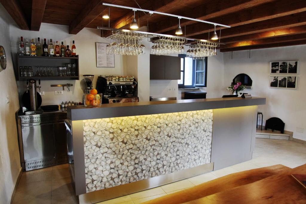 Kuchyň nebo kuchyňský kout v ubytování Boutique Hotel Dvor