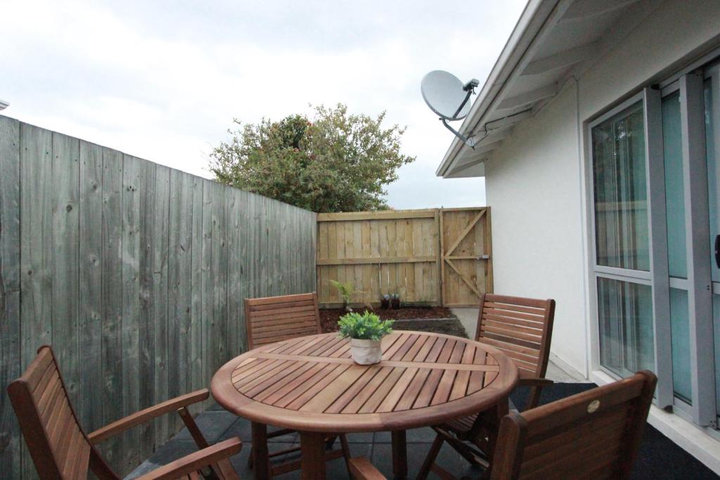 Rose Apartments Central Rotorua- Accommodation & Private Spa - Resim 15