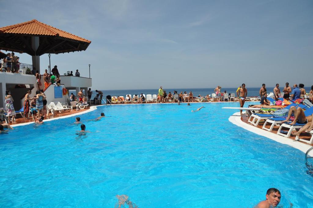 Bazén v ubytování TH Gioiosa Mare - Capo Calavà Village nebo v jeho okolí