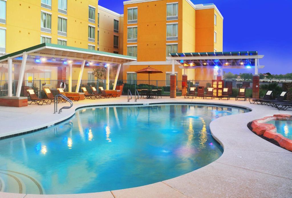 Bazén v ubytování Hyatt Place Phoenix/ Mesa nebo v jeho okolí