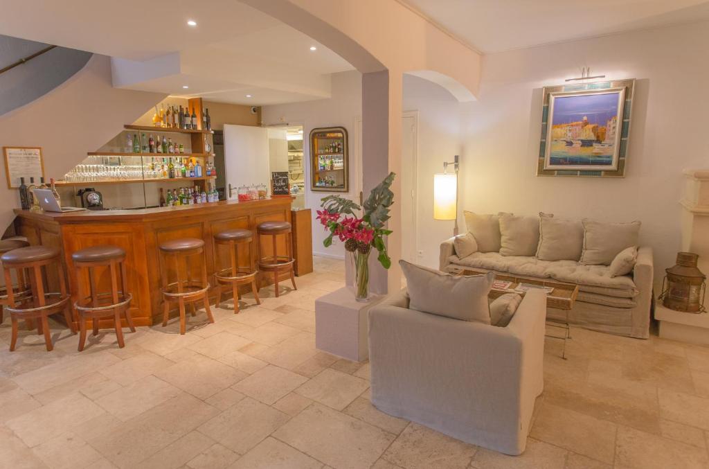 Posezení v ubytování Hotel Le Verger Maelvi