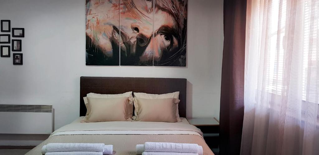 The House Apartments & Guest Rooms - Studio With Balcony