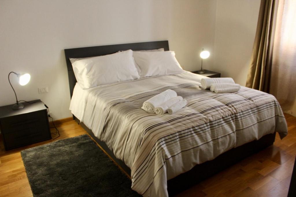 A bed or beds in a room at B&B CultRoma Roof Garden