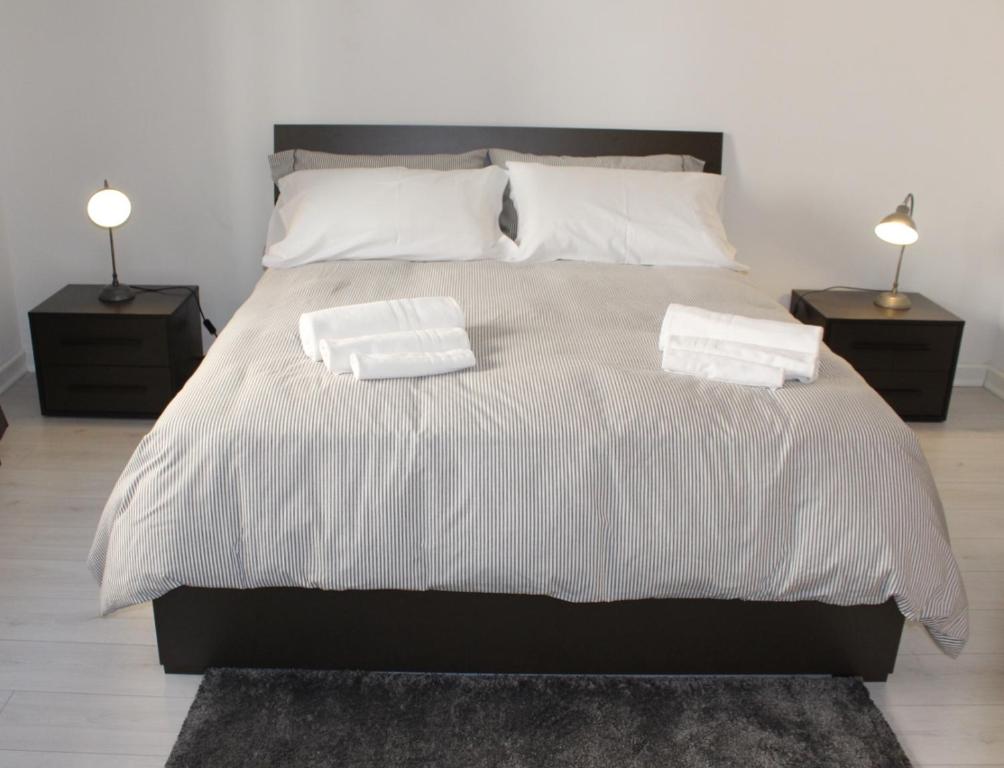 A bed or beds in a room at B&B CultRoma Roof Garden