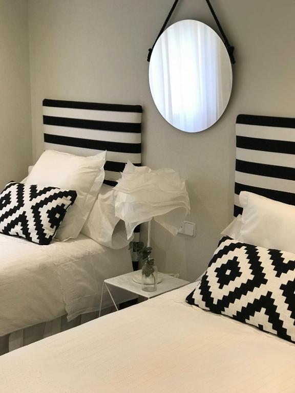 Posteľ alebo postele v izbe v ubytovaní Apartamento las doblas , parking gratis
