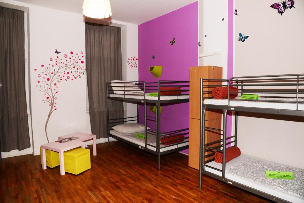 Posteľ alebo postele v izbe v ubytovaní Budapest Party Hostel at Udvarom