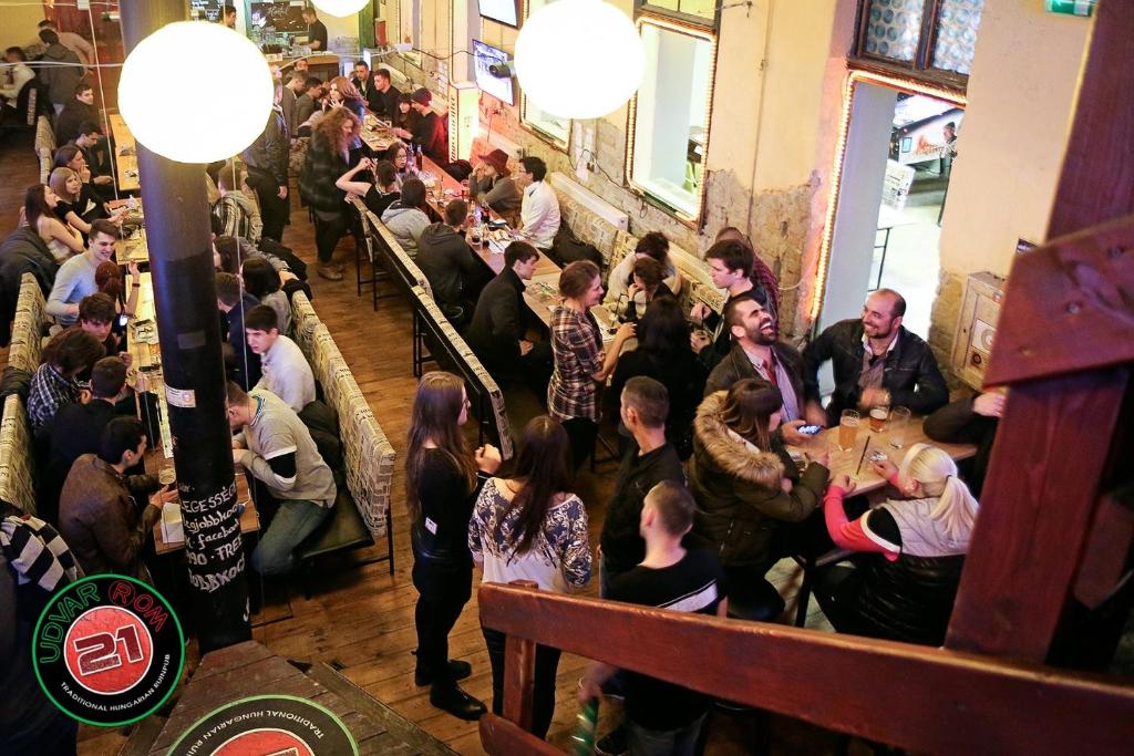 Hostia v ubytovaní Budapest Party Hostel at Udvarom