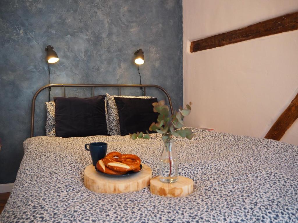 Posteľ alebo postele v izbe v ubytovaní Apartament z widokiem w centrum Starego Miasta