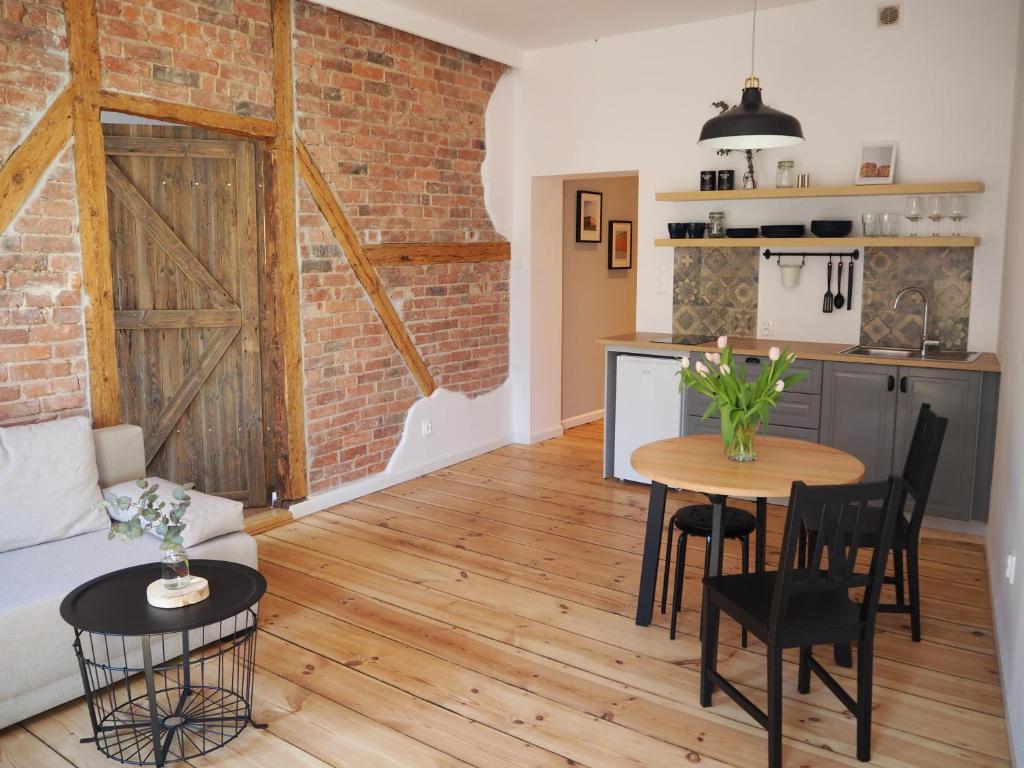 Kuchyňa alebo kuchynka v ubytovaní Apartament z widokiem w centrum Starego Miasta