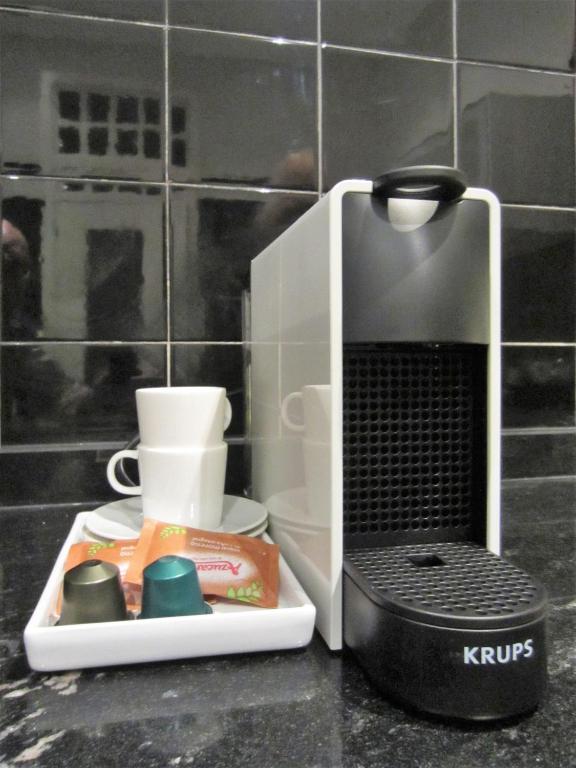 Coffee and tea making facilities at Ekain