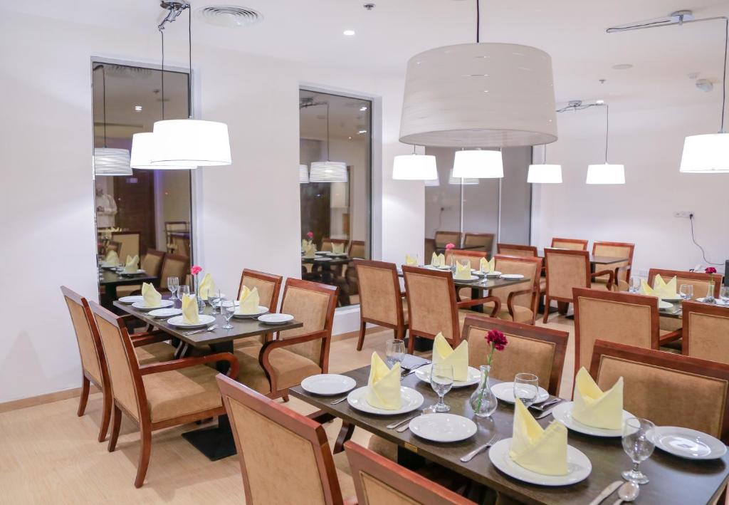 Restaurace v ubytování Muscat Inn Hotel
