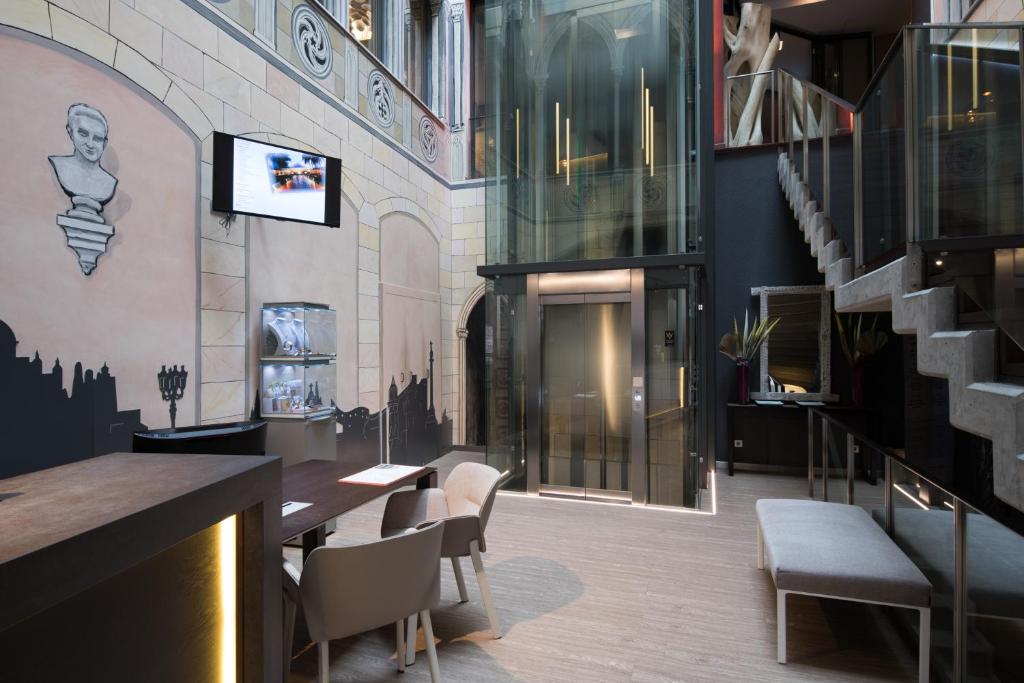 Catalonia Catedral - Resim 30