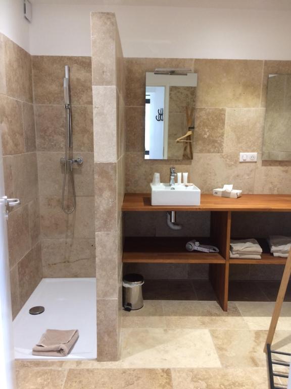 Koupelna v ubytování Mas des Rièges & Spa