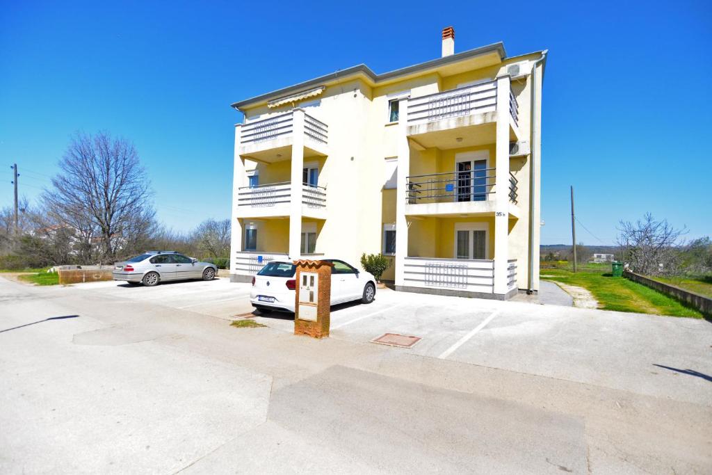 Budova, v ktorej sa apartmán nachádza