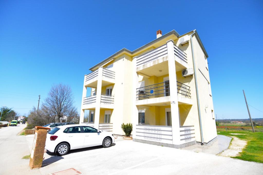Budova, v ktorej sa apartmán nachádza