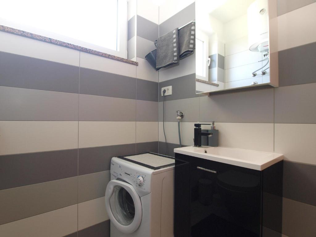 Kuchyňa alebo kuchynka v ubytovaní Apartment Durdica 1587