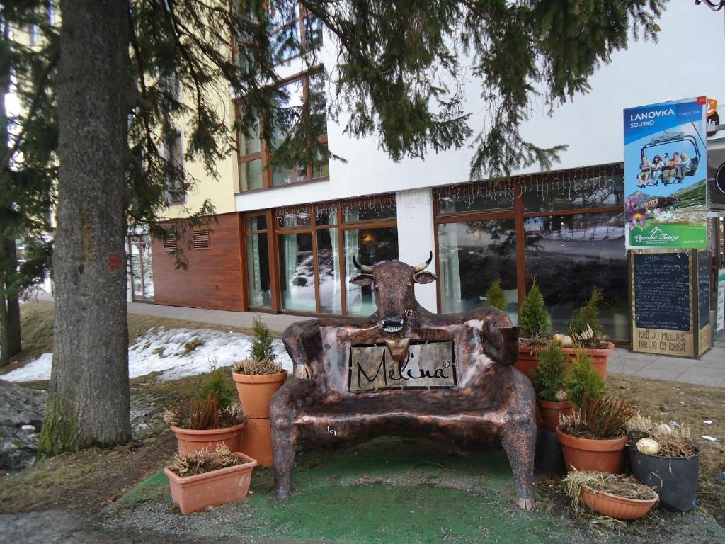 Budova, kde se aparthotel nachází