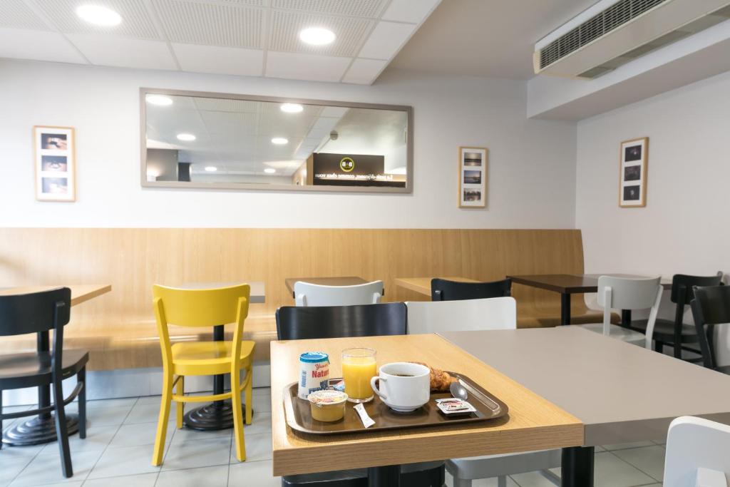 B&B HOTEL Toulouse Cité de l'Espace Mouchotte - Resim 20