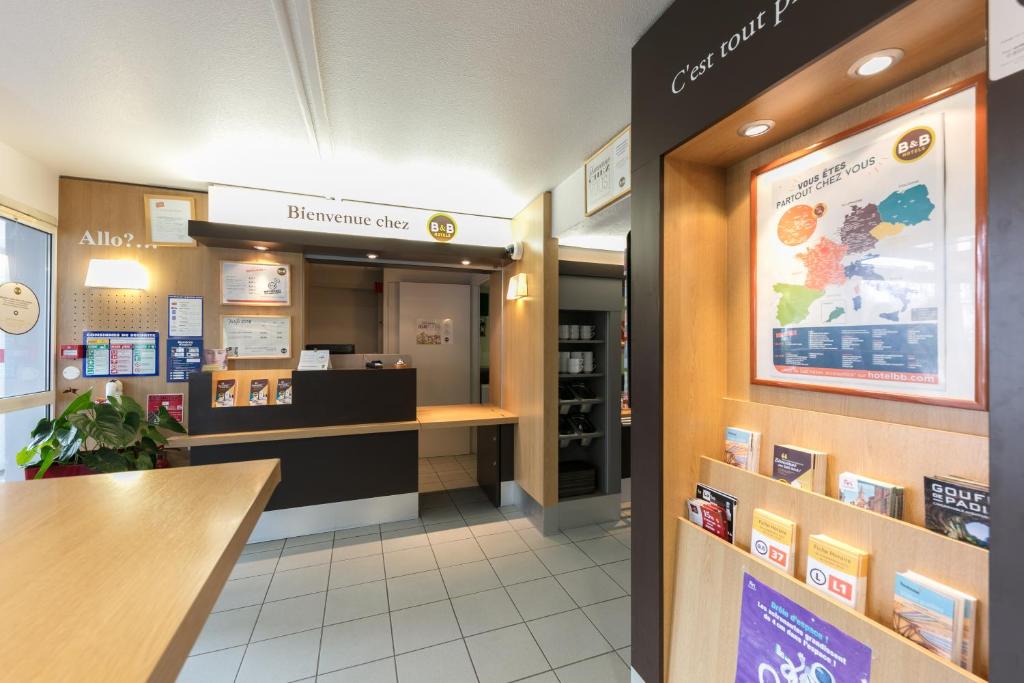 Kuchyň nebo kuchyňský kout v ubytování B&B HOTEL Toulouse Cité de l'Espace Mouchotte
