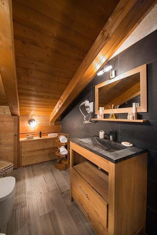 Koupelna v ubytování Bijoux Des Alpes - Mont Blanc Village