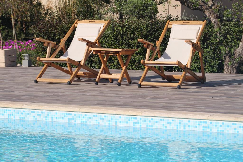 Bazén v ubytovaní Aelia Home Suites alebo v jeho blízkosti