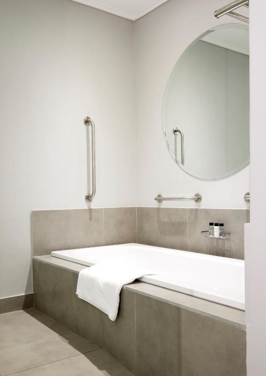 Um banheiro em Victoria & Alfred Hotel by NEWMARK