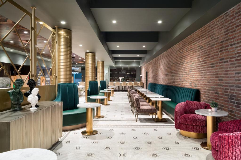Posezení v ubytování TRYP by Wyndham Newark Downtown