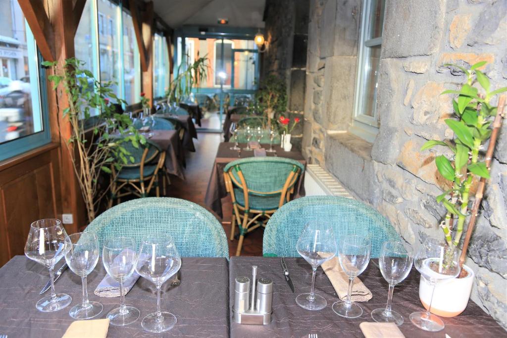 Restaurace v ubytování Logis L'Ecu De France