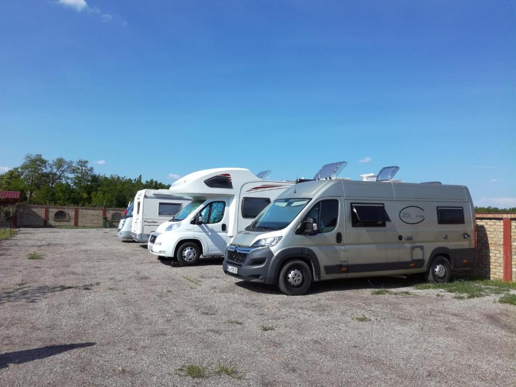 Fotografie z fotogalerie ubytování Camp Salaš Farma 47 Čenej v destinaci Čenej