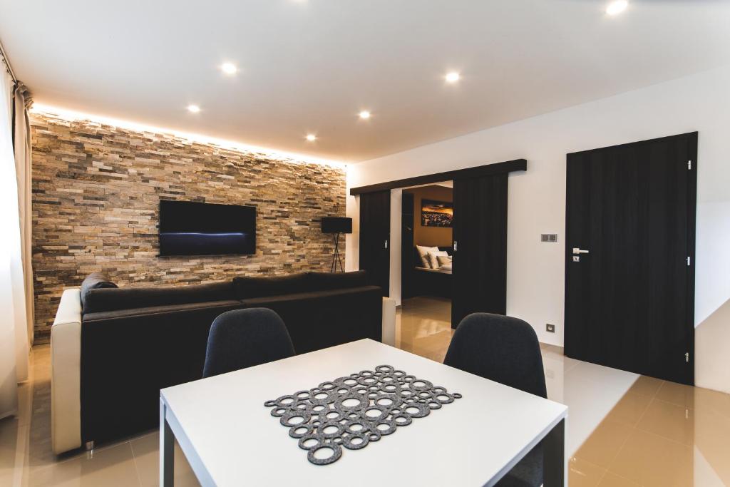 TV a/nebo společenská místnost v ubytování SILESIA Apartment