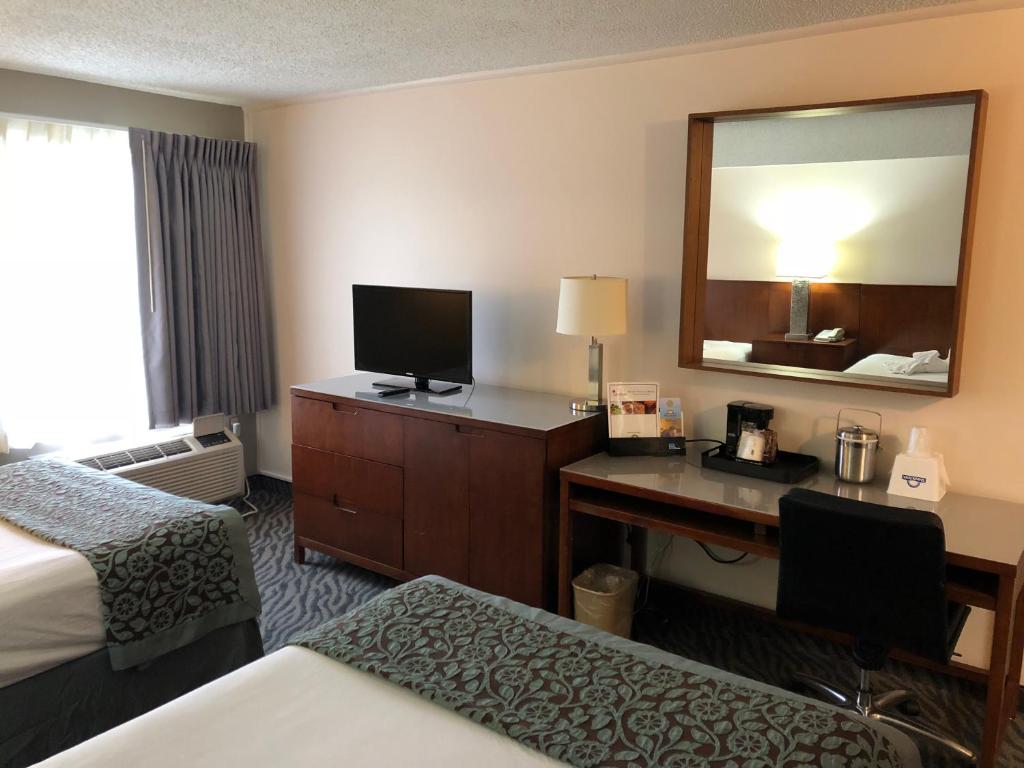 Days Inn by Wyndham Manassas Battlefield - 2 Double Beds, Non-Smoking