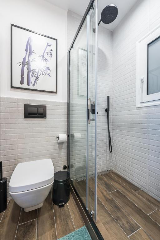 Koupelna v ubytování "SunBow Olive"- Boutique Apartment in Dowtown Athens
