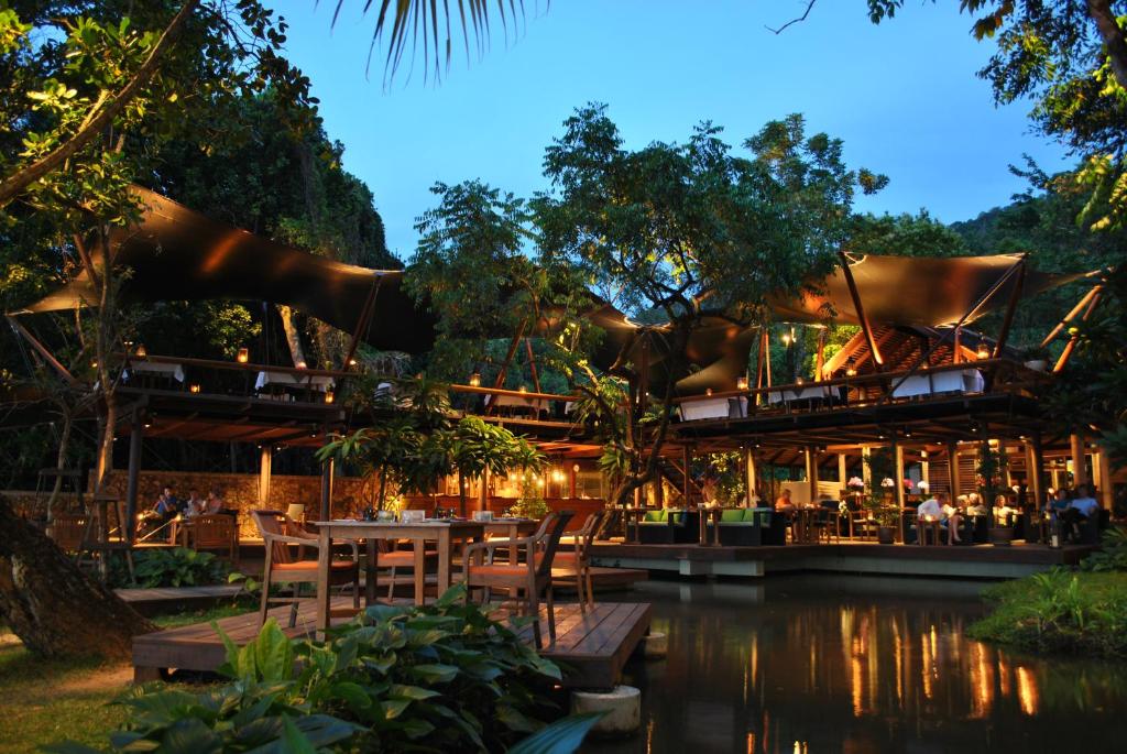 Сад в The Tubkaak Krabi Boutique Resort
