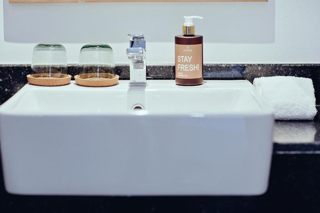 Three Sukhumvit Hotel - SHA Plus Certified - Resim 42