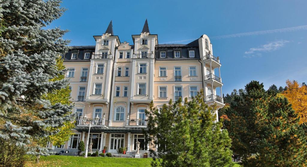 Budynek, w którym mieści się hotel