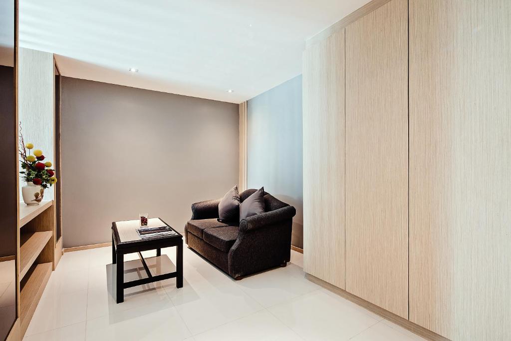 Three Sukhumvit Hotel - SHA Plus Certified - Resim 39