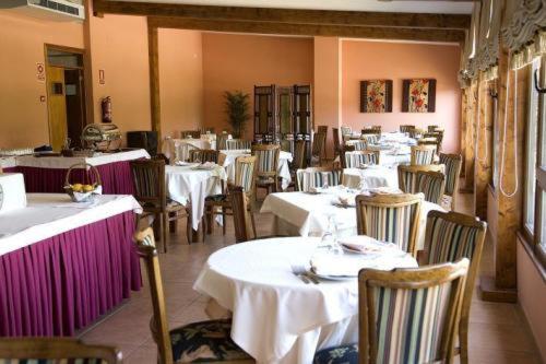 Restaurace v ubytování Hotel Abeiras