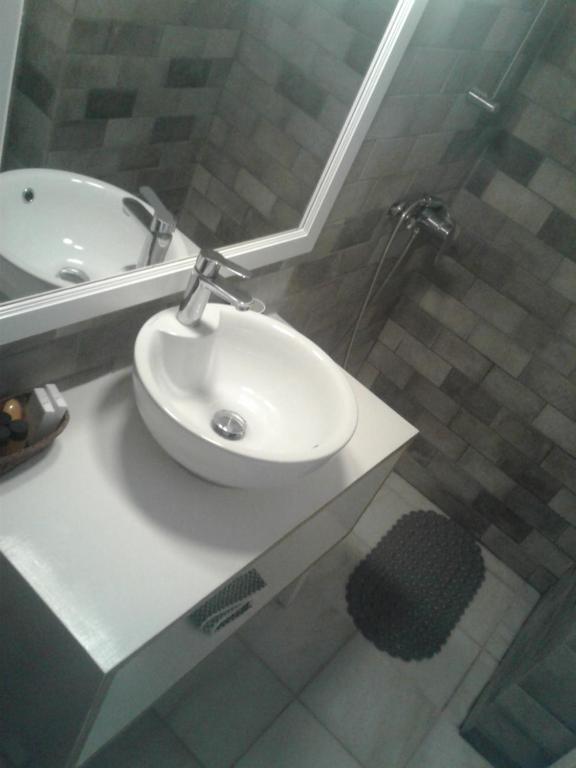 A bathroom at Filenia