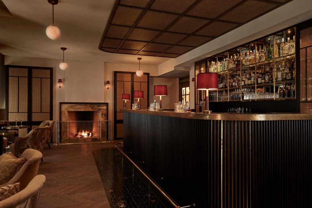Lounge nebo bar v ubytování Hotel Sanders