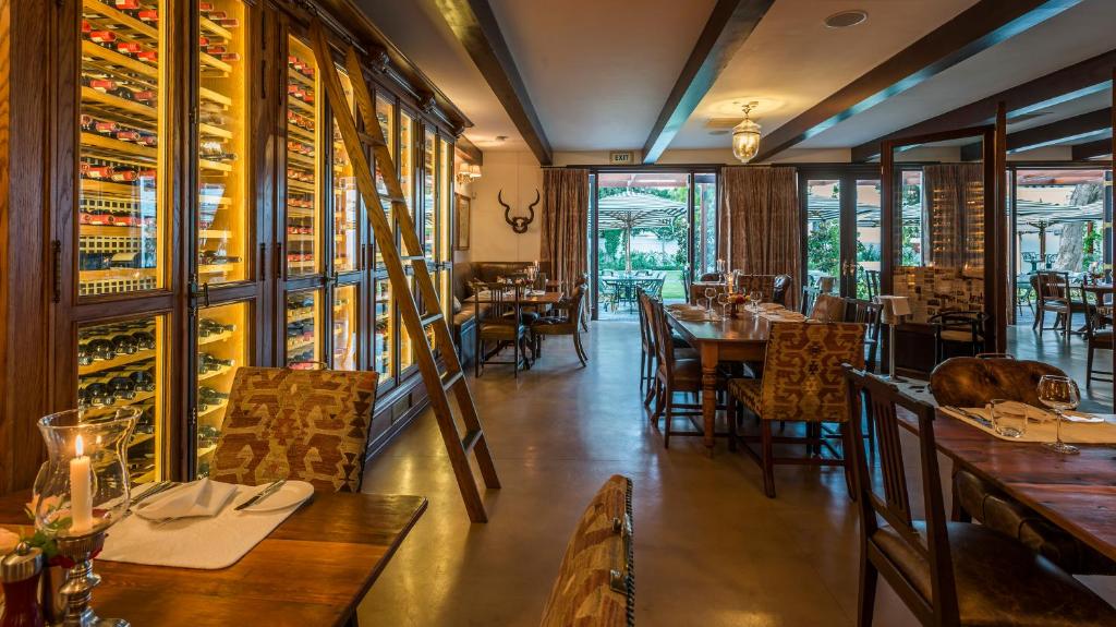 Restavracija oz. druge možnosti za prehrano v nastanitvi Drostdy Hotel