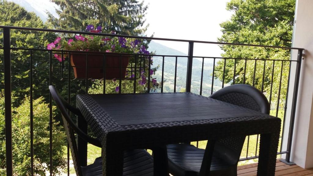 Balkón nebo terasa v ubytování Garnì Fobbie