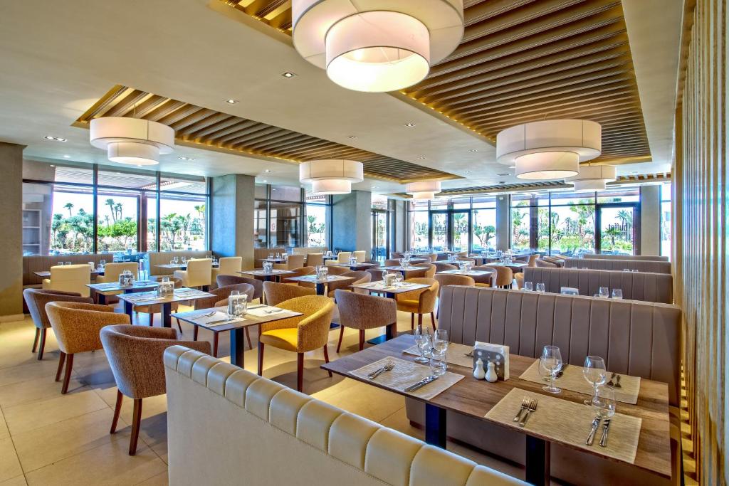 Restaurace v ubytování Be Live Collection Marrakech Adults Only All inclusive