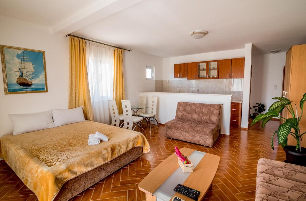 Bianca Apartments - 2