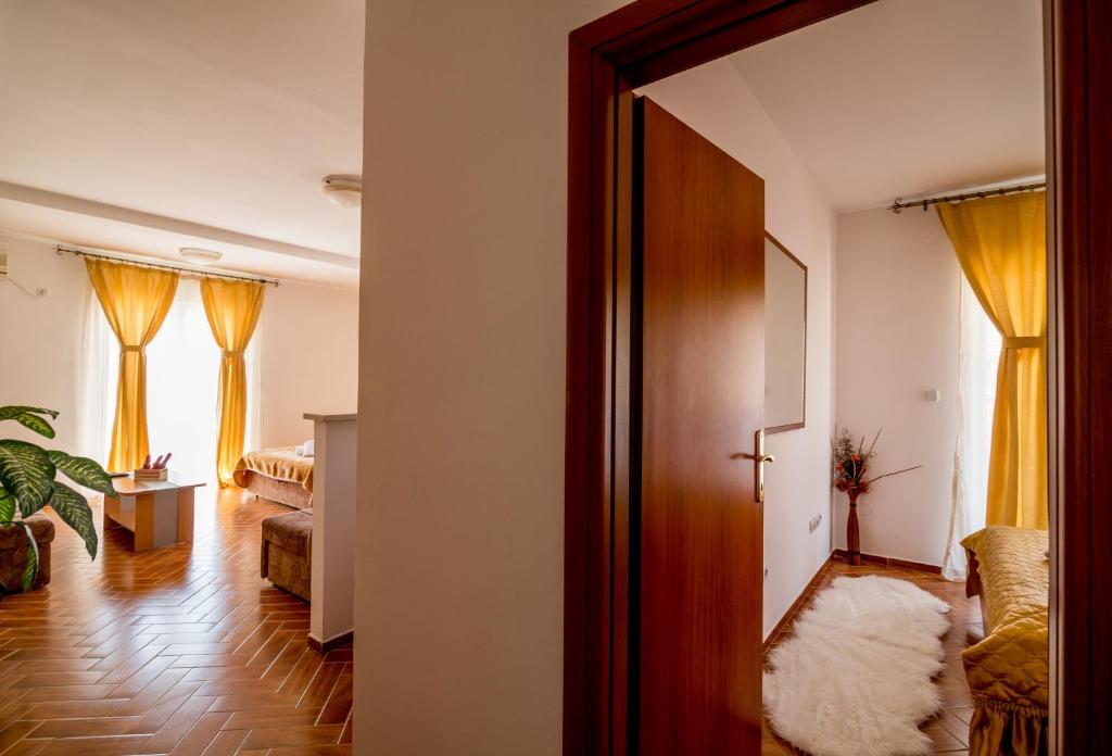 Bianca Apartments - 15