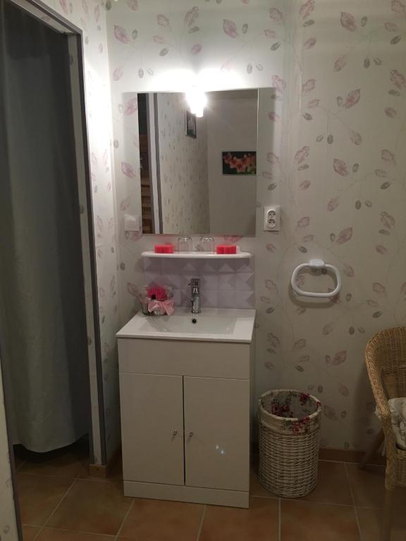 Koupelna v ubytování Maison des Vignes