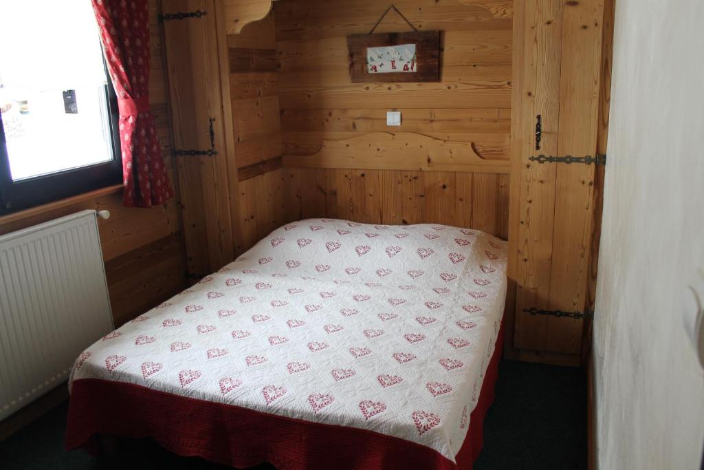 Postel nebo postele na pokoji v ubytování Chalet Fleur des Alpes