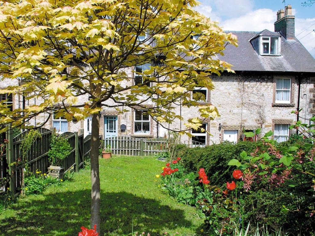 The building where the vacation home is located 