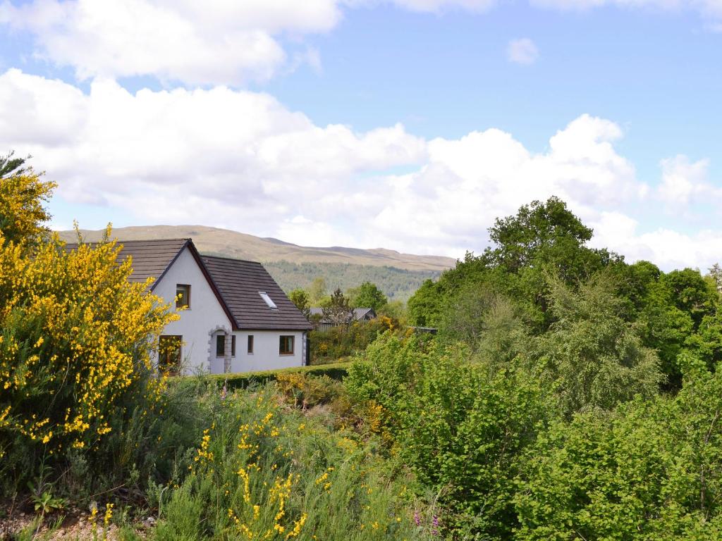 The building where the vacation home is located 