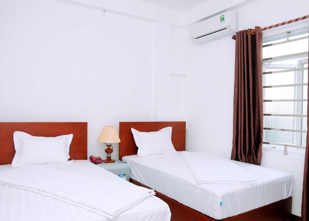 Sunflower Hotel - Twin Room